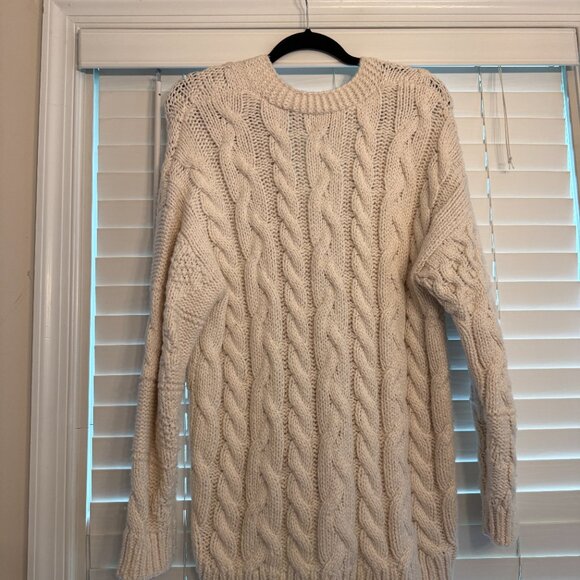 American Eagle Oversized Cable Knit Sweater in Cream (Size: Small) - Picture 3 of 3